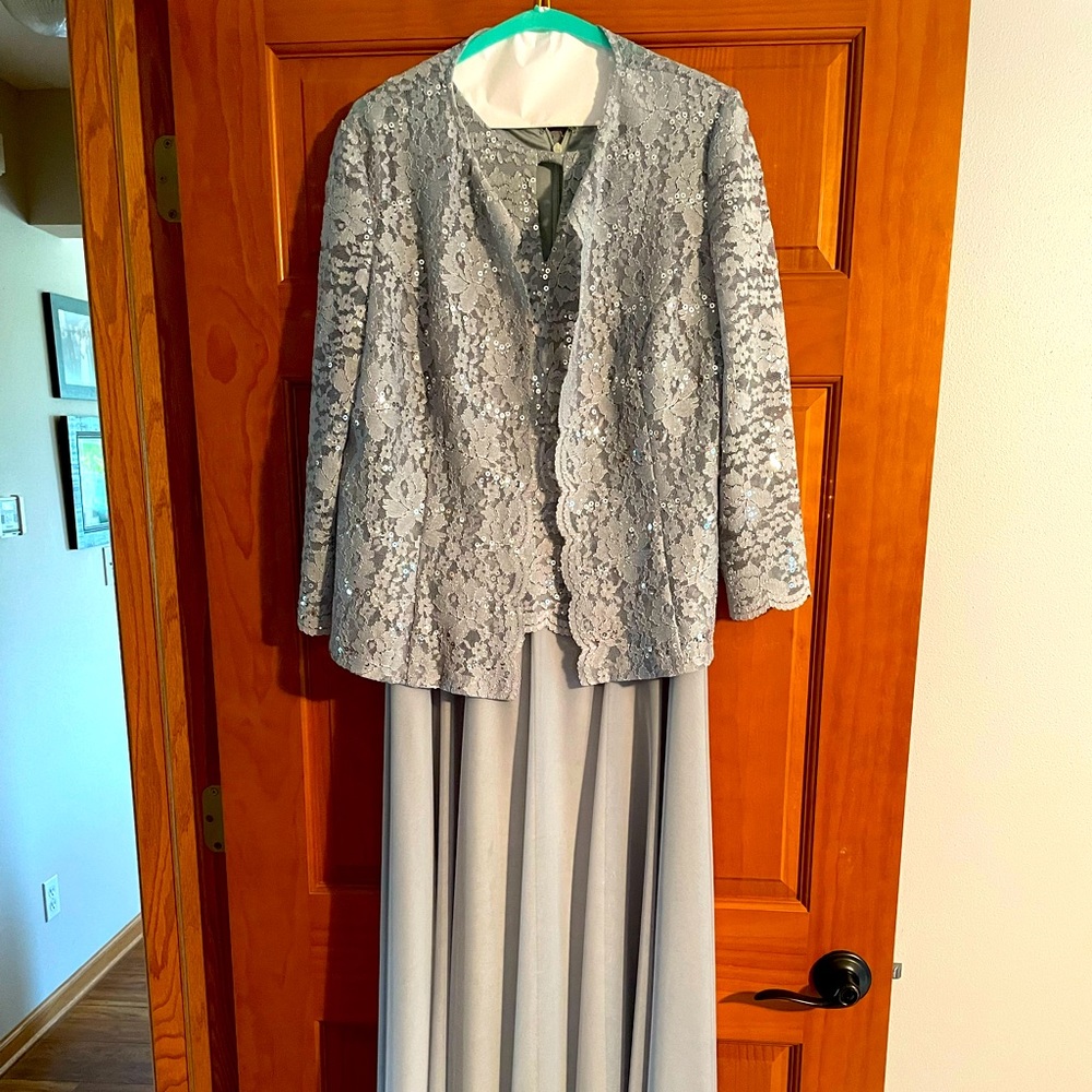 Davids Bridal mother of the bride dress. Worn once and spot dried cleaned.